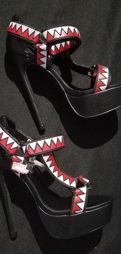 NASTY GAL Shark Stiletto Platform Heels Sz 7 NIB